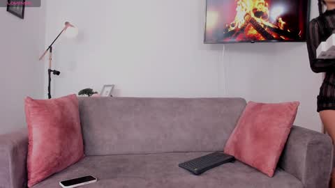 Hanna Os online show from 01.18.25