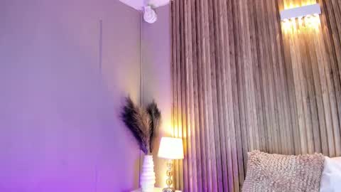 HannaPaola online show from 02.25.26