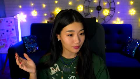 Snapshot of hannarosie chatting on 01.04.25 hannarosie online show from 01.04.25