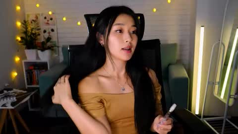 Snapshot of hannarosie chatting on 09.18.25 hannarosie online show from 09.18.25