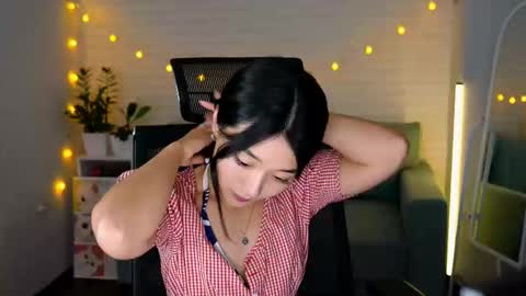 Snapshot of hannarosie chatting on 09.25.25 hannarosie online show from 09.25.25