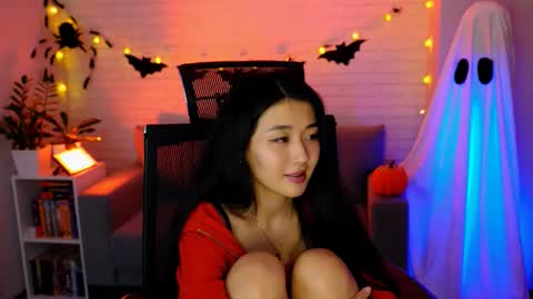 Snapshot of hannarosie chatting on 10.19.25 hannarosie online show from 10.19.25