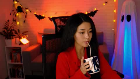 Snapshot of hannarosie chatting on 10.21.25 hannarosie online show from 10.21.25