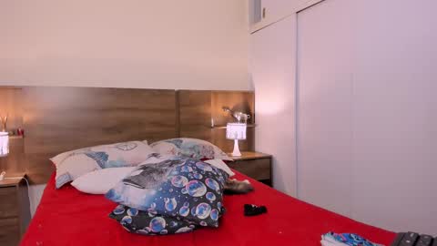 Snapshot of hanny_13 chatting on 02.11.25 taylor live online show from 02.11.25