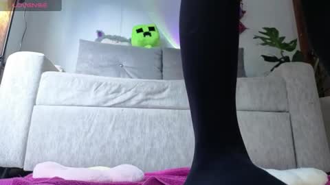 Snapshot of hanny__bunny chatting on 06.19.26 HANNY online show from 06.19.26