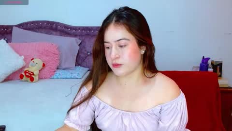 Snapshot of hanssel_tess chatting on 02.21.26 isabella online show from 02.21.26