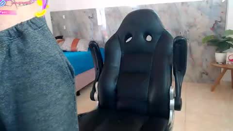 hanz_col online show from 10.31.25