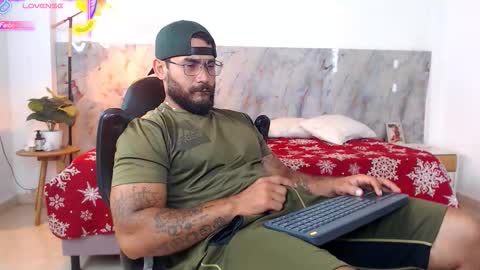 Snapshot of hanz_col chatting on 02.16.26 hanz_col online show from 02.16.26