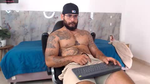 Snapshot of hanz_col chatting on 03.08.26 hanz_col online show from 03.08.26