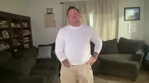 Snapshot of happilymarr1ed chatting on 11.21.25 DadBod online show from 11.21.25