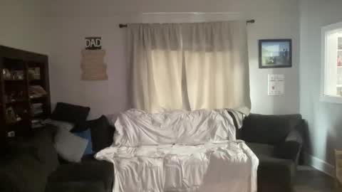 Snapshot of happilymarr1ed chatting on 11.25.25 DadBod online show from 11.25.25