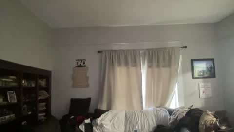 Snapshot of happilymarr1ed chatting on 11.30.25 DadBod online show from 11.30.25