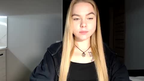 happy_fox_ online show from 12.19.24