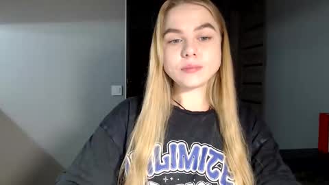 happy_fox_ online show from 12.20.24