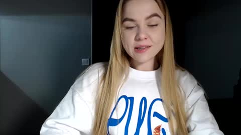 happy_fox_ online show from 02.05.25