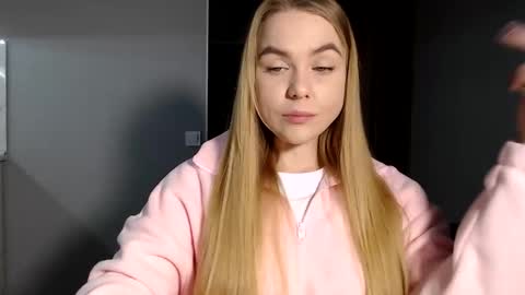 happy_fox_ online show from 02.11.25