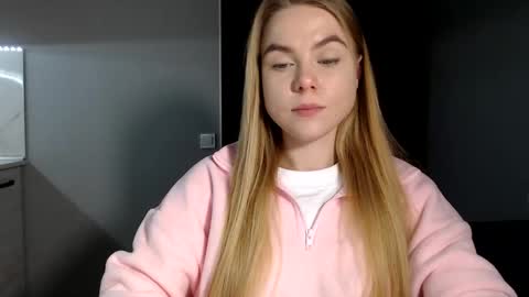 happy_fox_ online show from 02.11.25