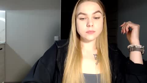 happy_fox_ online show from 02.17.25