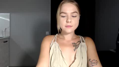 happy_fox_ online show from 09.10.25