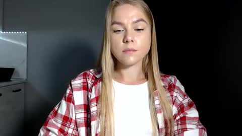 happy_fox_ online show from 09.20.25