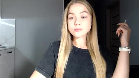 happy_fox_ online show from 10.13.25