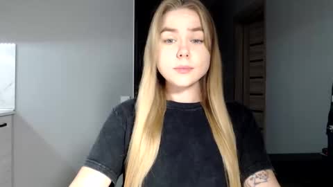 happy_fox_ online show from 11.16.25