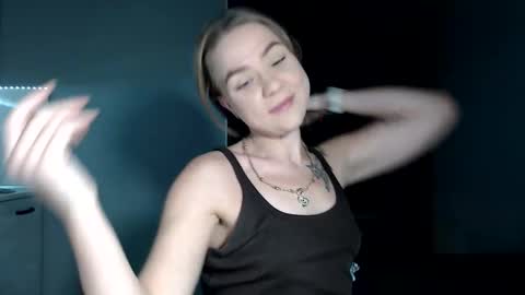 happy_fox_ online show from 11.24.25