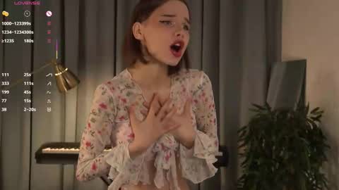 Evy  online show from 09.25.25