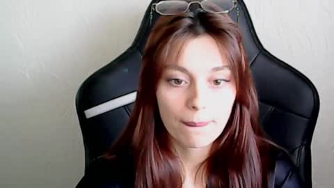 Snapshot of happyspirit_play chatting on 01.14.26 Vanellope online show from 01.14.26