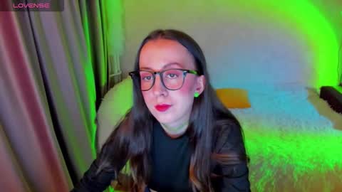 Snapshot of happystephanie chatting on 02.11.26 Stephanie online show from 02.11.26