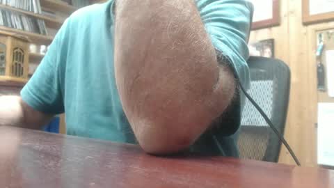 Snapshot of hardbuns chatting on 12.04.24 Brad online show from 12.04.24