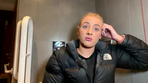 hardcoreslutxx online show from 10.19.25