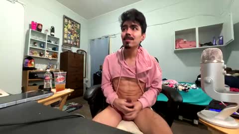 Snapshot of harddmikee chatting on 02.14.26 harddmikee online show from 02.14.26