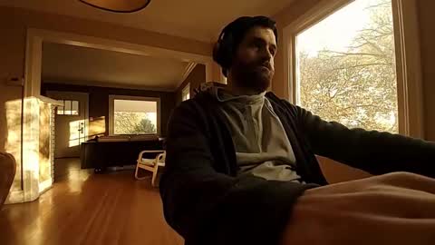 Snapshot of hardswtch chatting on 10.29.25 Tom online show from 10.29.25
