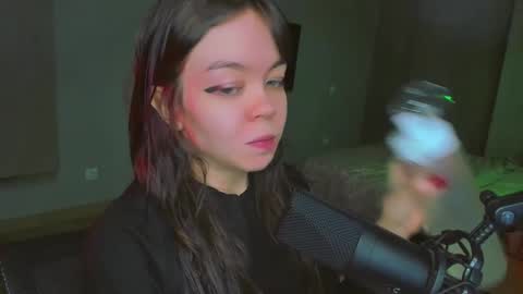 Snapshot of haribo_asmr chatting on 02.13.25 Miss Hari online show from 02.13.25