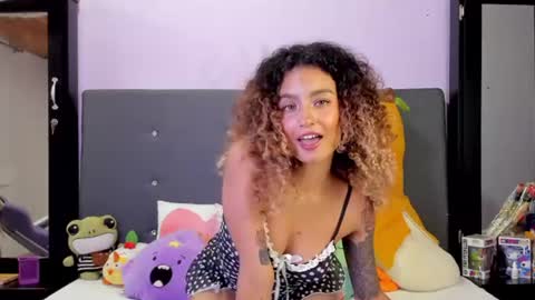 Snapshot of harmonyy_hill chatting on 07.10.26 Harmony Hill online show from 07.10.26