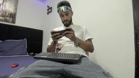 Snapshot of harold_999 chatting on 10.12.25 harold_999 online show from 10.12.25