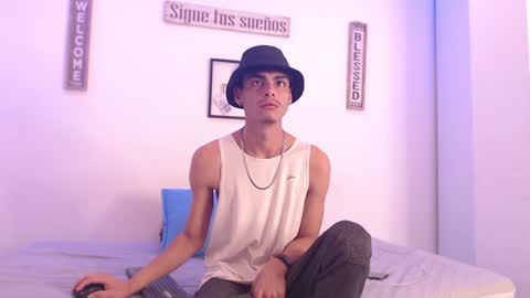 Snapshot of harrythomson1 chatting on 12.31.24 harry thomson online show from 12.31.24