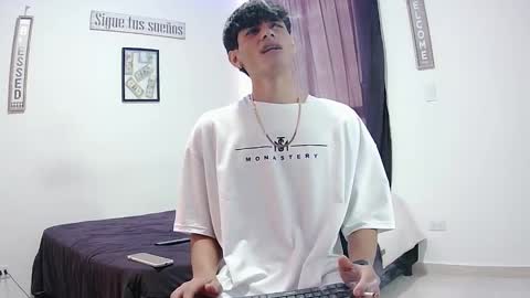 Snapshot of harrythomson1 chatting on 11.17.25 harry thomson online show from 11.17.25