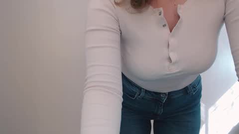 Snapshot of hartfoxx chatting on 03.08.25 hartfoxx online show from 03.08.25