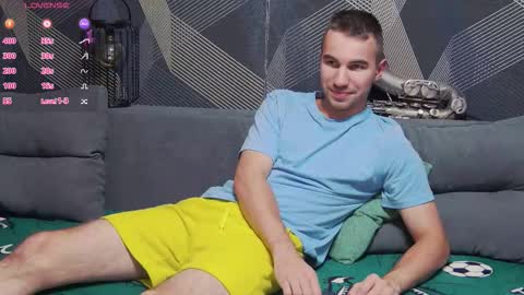 Snapshot of harvey_ren chatting on 10.20.25 Harvey online show from 10.20.25