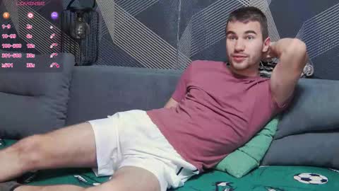 Snapshot of harvey_ren chatting on 11.08.25 Harvey online show from 11.08.25