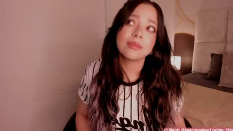 Snapshot of has_gonzalezz chatting on 04.02.26 has_gonzalezz online show from 04.02.26