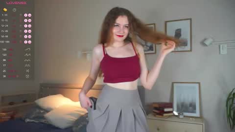 Snapshot of hasta_la_kissy chatting on 11.15.25 Mary online show from 11.15.25