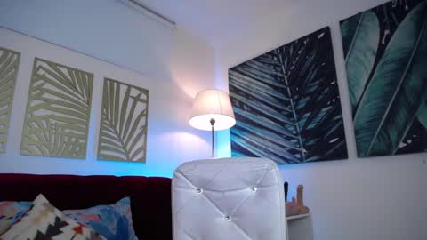 Nicole online show from 02.17.25