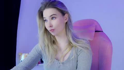 Anna online show from 04.13.26