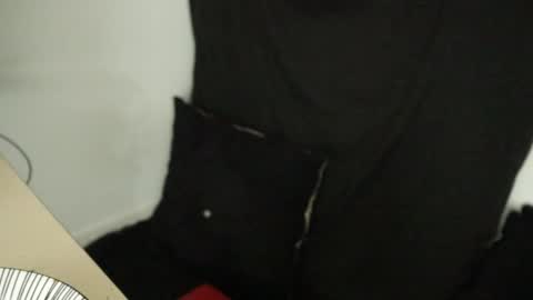 More content   2   online show from 02.05.25