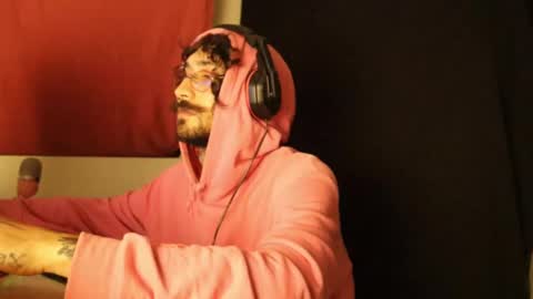 More content   2   online show from 02.13.25