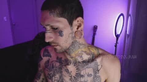 More content   2   online show from 10.05.25