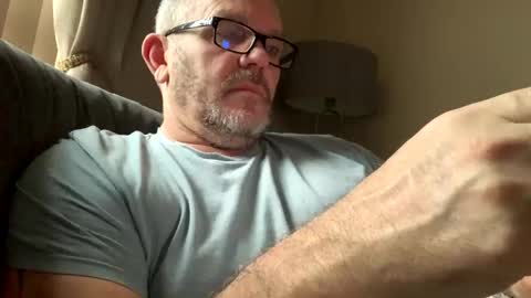 Snapshot of hawks2113 chatting on 02.10.25 hawks2113 online show from 02.10.25